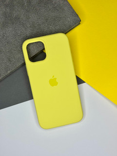 قاب سیلیکون زرد پاکنی iPhone 12 Normal