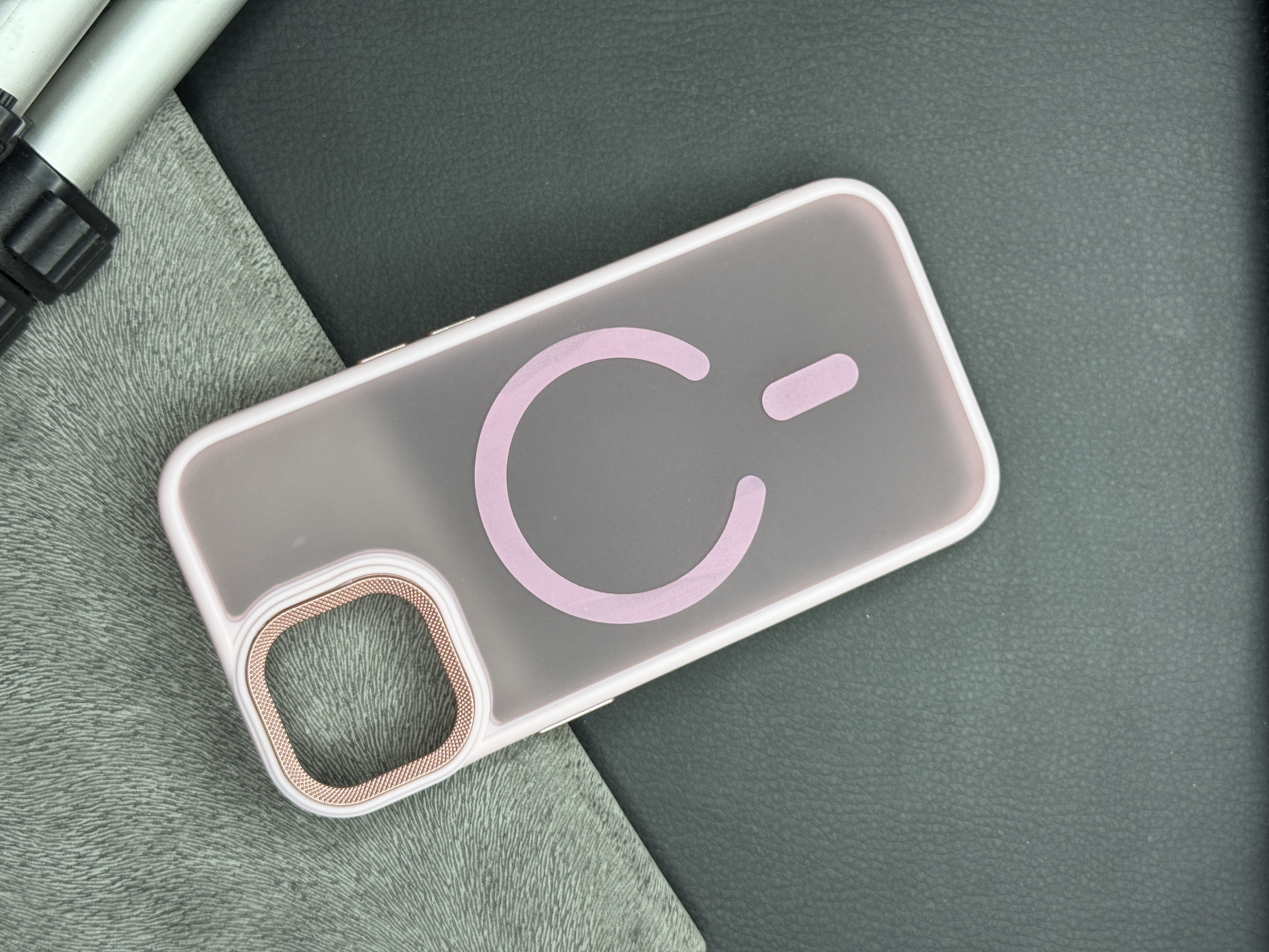 قاب پشت مات مگ سیف iPhone 15