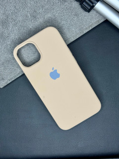 قاب سیلیکون پاکنی iPhone 13/14