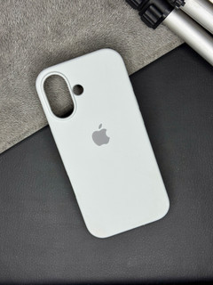 قاب سیلیکون پاکنی iPhone 17